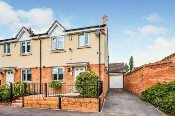 3 Bedroom Semi-Detached House To Rent In Cartbridge Lane South, Walsall, WS4