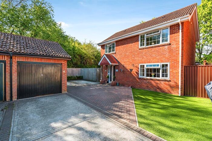 3 Bedroom Detached House For Sale In Roundhouse Drive, Totton, Southampton, SO40