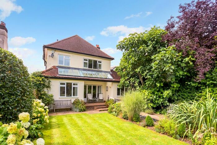 3 Bedroom Detached House To Rent In Mill Road, Marlow, SL7