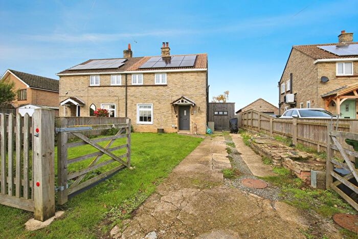 4 Bedroom Semi-detached House For Sale In Church Walk, Upton, Peterborough, PE6