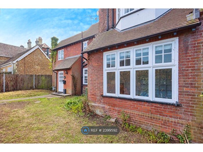 1 Bedroom Semi-Detached House To Rent In Lower Edgeborough Road, Guildford, GU1