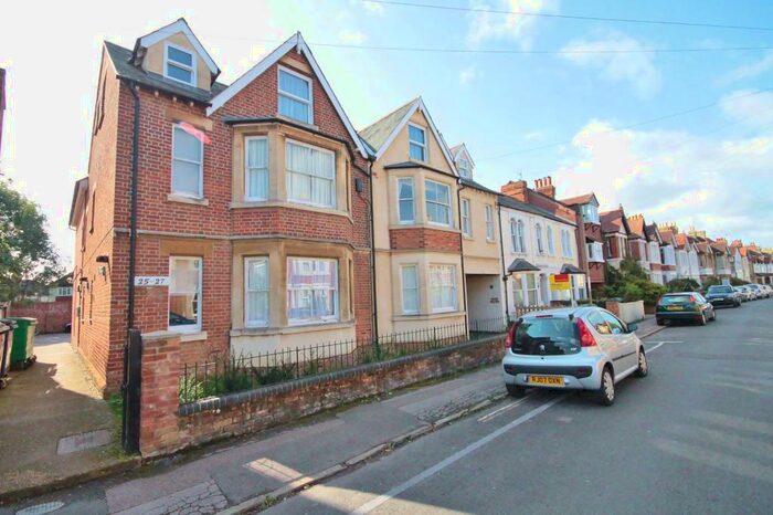 2 Bedroom Apartment To Rent In - Fairacres Road, Oxford, Oxford, Oxfordshire, OX4
