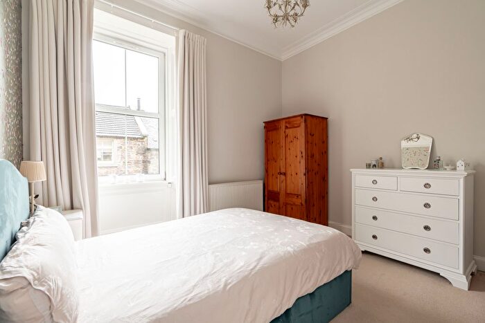 1 Bedroom Flat For Sale In / Dean Park Street, Edinburgh, EH4