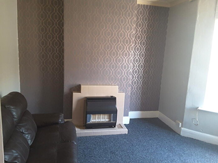 2 Bedroom End Of Terrace House To Rent In Kings Road, Wheatley, DN1