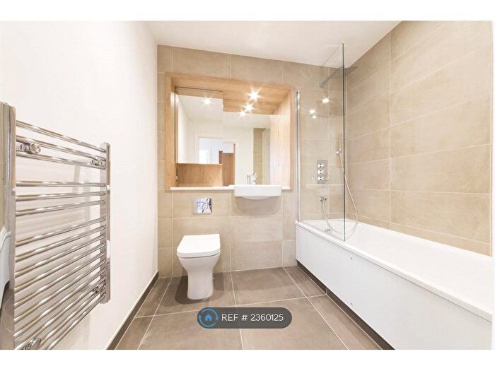 2 Bedroom Flat To Rent In Aurora Point, London, SE16