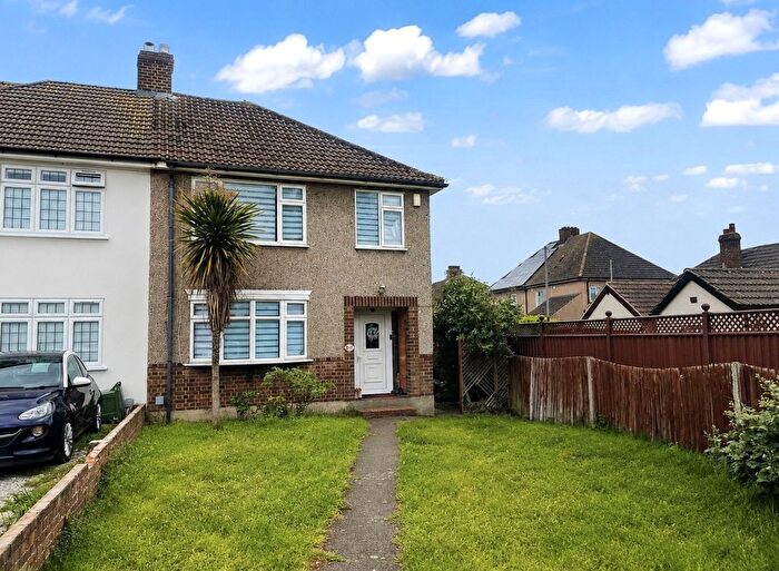 3 Bedroom Detached House To Rent In Orchard Close, Bexleyheath, Kent, DA7