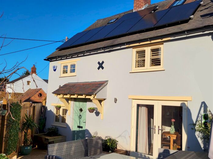 2 Bedroom Cottage For Sale In The Willows, Willow Gardens, Northend, CV47