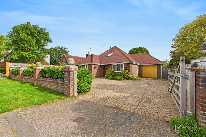3 Bedroom Detached Bungalow For Sale In Ersham Way, Hailsham, East Sussex, BN27