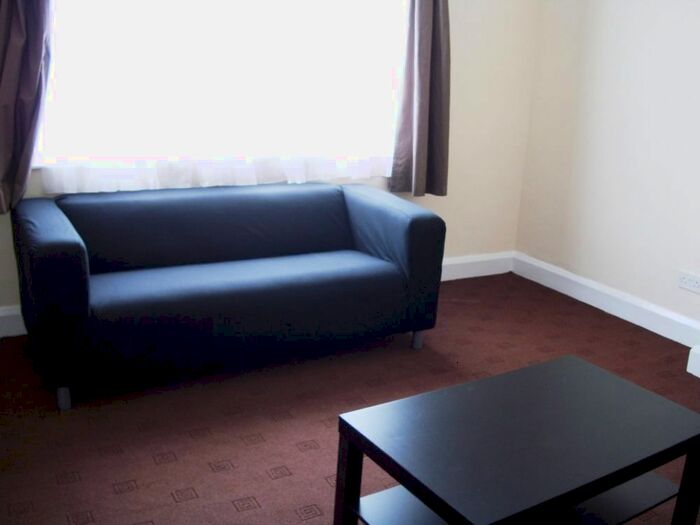 3 Bedroom Semi-Detached House To Rent In Kenton Lane, Harrow HA3