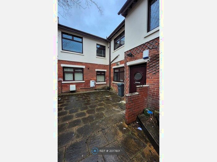 1 Bedroom Flat To Rent In Wellmead Close, Manchester, M8