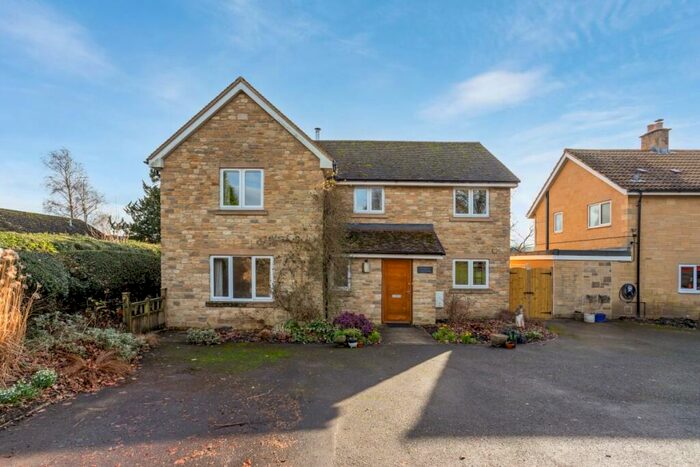 4 Bedroom Detached House To Rent In Norton Road Warminster, BA12