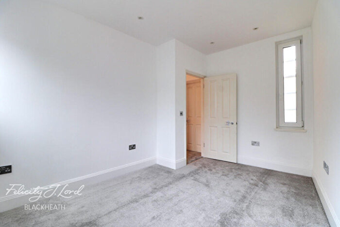 2 Bedroom Apartment To Rent In Sunbury Street, London, SE18
