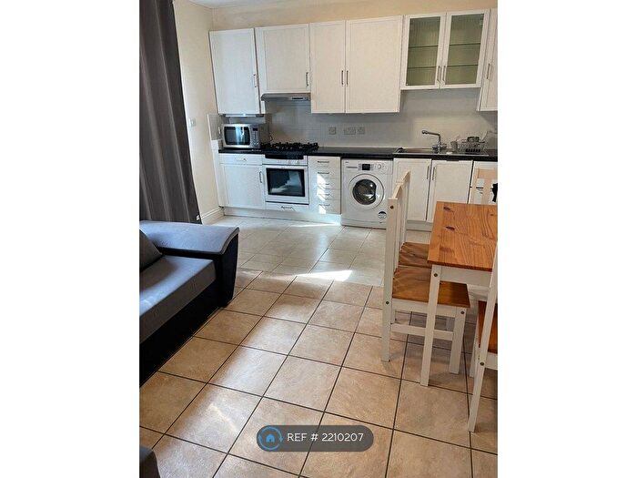 2 Bedroom Flat To Rent In Archway Road, London North Islington, N19