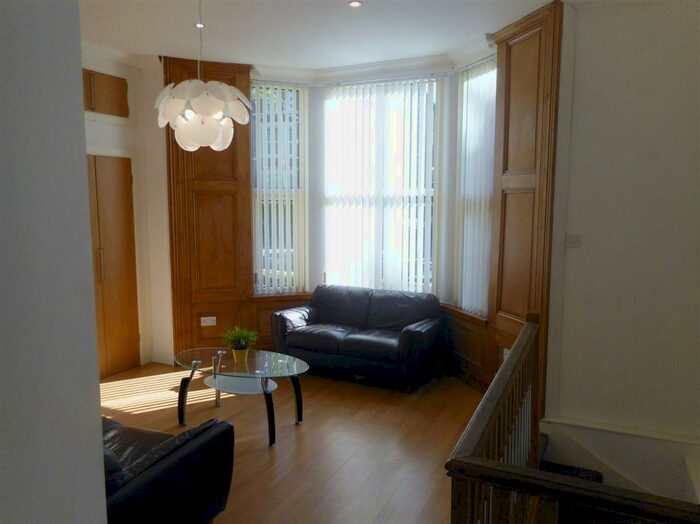 2 Bedroom Flat To Rent In Richmond Road, Cardiff, CF24