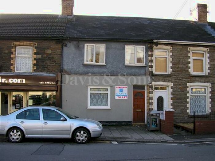 1 Bedroom Ground Flat To Rent In Commercial Street, Risca, Risca., NP11