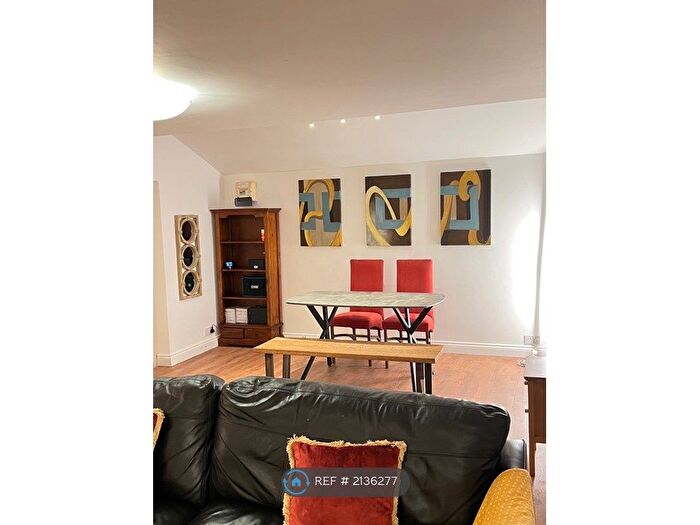 2 Bedroom End Of Terrace House To Rent In Ferndale Road, Swindon, SN2