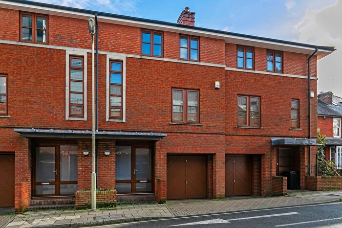 3 Bedroom Terraced House To Rent In Tower Street, Winchester, SO23