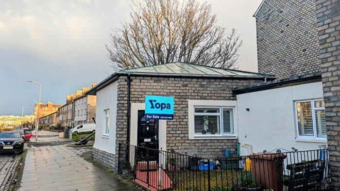 1 Bedroom Bungalow For Sale In Annfield, Edinburgh, EH6