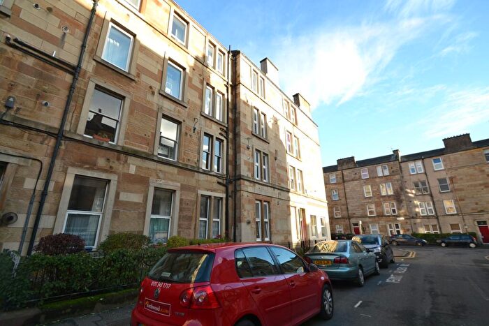 2 Bedroom Flat To Rent In Caledonian Place, Edinburgh, EH11