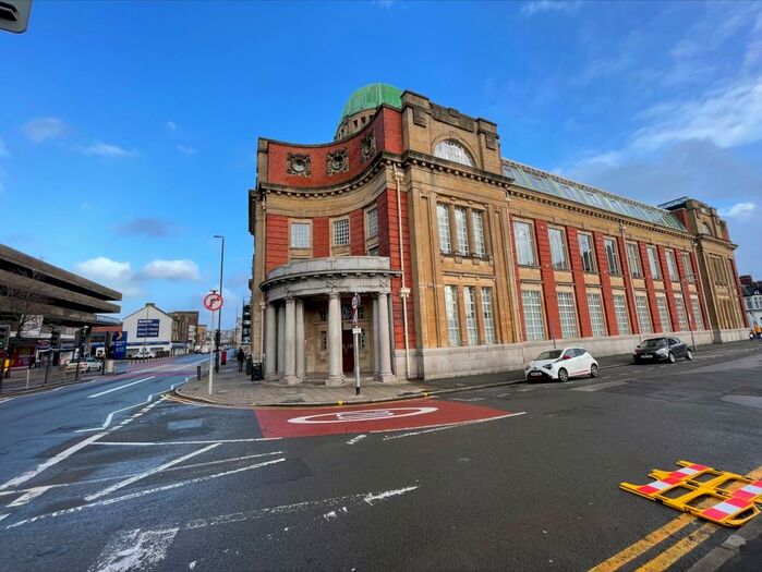 1 Bedroom Flat To Rent In Clarence Place, Newport, NP19