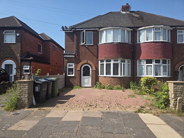 4 Bedroom Semi Detached House For Sale In Gotham Road, Birmingham, B26