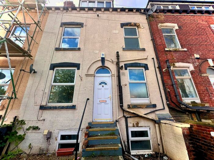 4 Bedroom Terraced House To Rent In Beechwood Terrace, Leeds, LS4