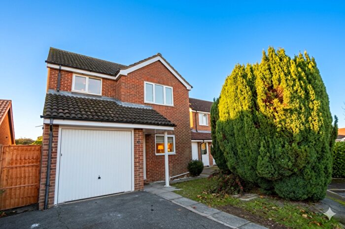3 Bedroom Detached House To Rent In Harebell Close, Cambridge, CB1