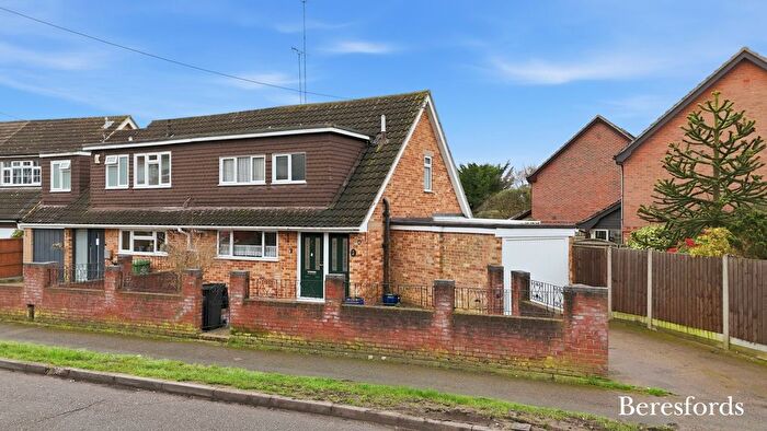 3 Bedroom Semi-Detached House For Sale In Prince Edward Road, Billericay, CM11