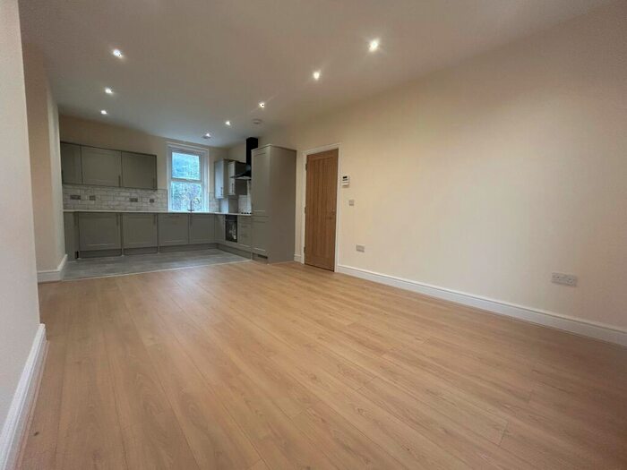 2 Bedroom Flat To Rent In Broughton Drive, L19