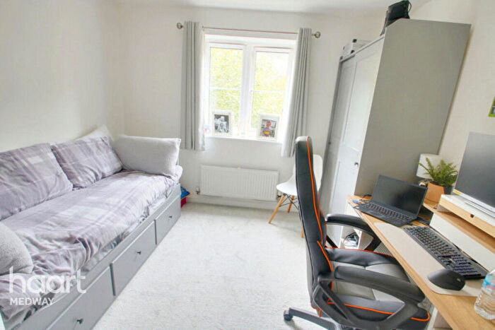 2 Bedroom Apartment For Sale In Sealand Drive, Rochester, ME2