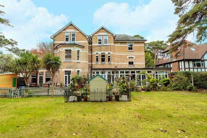 2 Bedroom Flat To Rent In Christchurch Road, Bournemouth, BH1