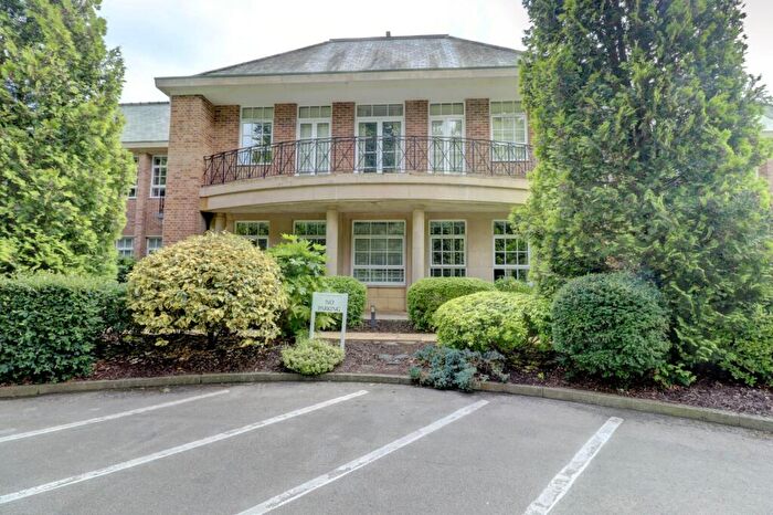1 Bedroom Apartment For Sale In The Water Gardens, De Havilland Drive, Hazlemere, High Wycombe, HP15