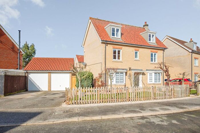 5 Bedroom Detached House For Sale In Magnolia Drive, Rendlesham, Woodbridge, IP12