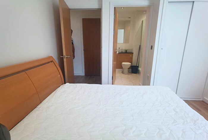 2 Bedroom Flat To Rent In Apartment, Pearl House, Princess Way, Swansea, SA1