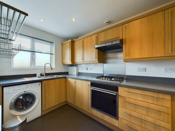 2 Bedroom House To Rent In Bramhope Lane, Charlton, London, SE7