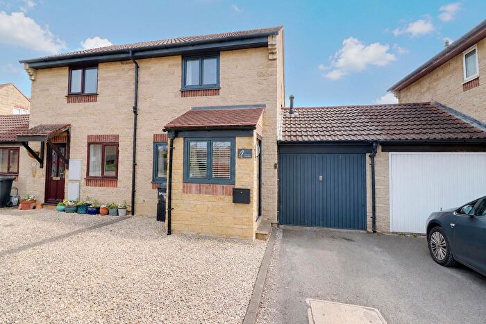 2 Bedroom Semi Detached House For Sale In Osprey Drive, Stonehouse, GL10