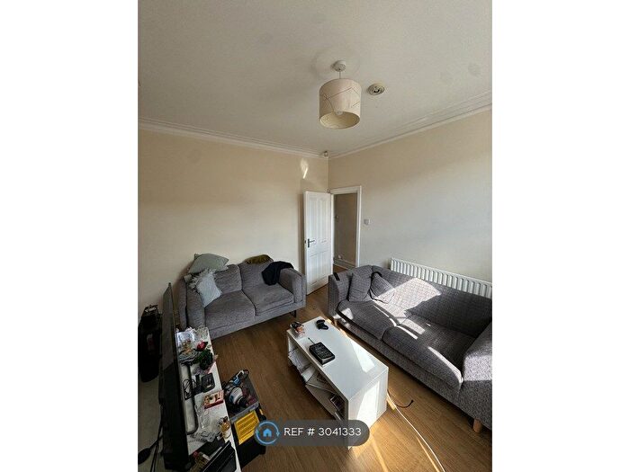 4 Bedroom Terraced House To Rent In Salisbury Grove, Leeds, LS12