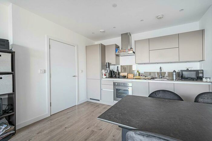 1 Bedroom Penthouse To Rent In Great Eastern Road, Stratford, London, E15