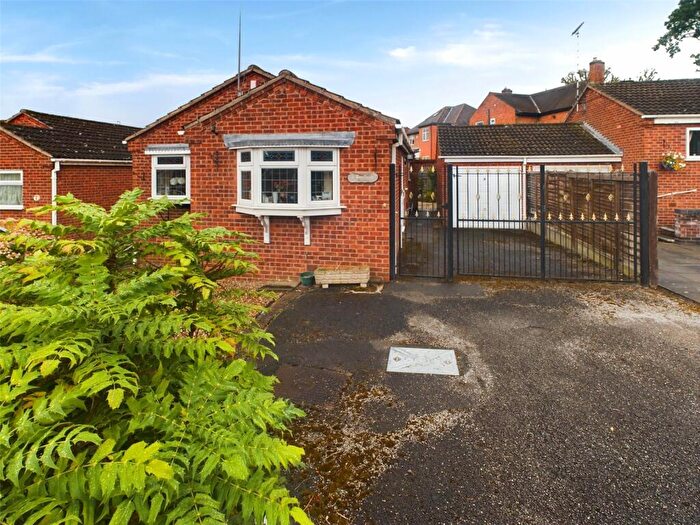 2 Bedroom Bungalow For Sale In Wollaton Paddocks, Wollaton, Nottinghamshire, NG8