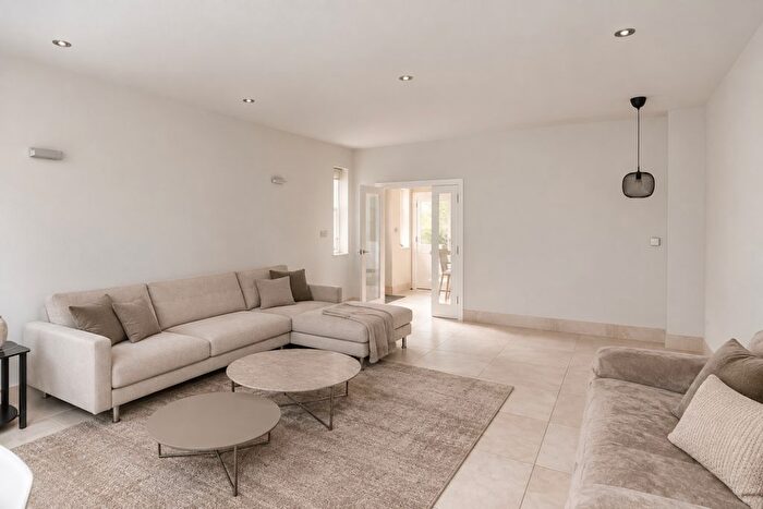 1 Bedroom Flat To Rent In Clapham, London, SW9