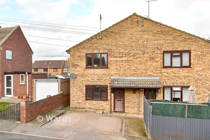1 Bedroom Ground Maisonette For Sale In Rookery Crescent, Cliffe, Rochester, Kent, ME3