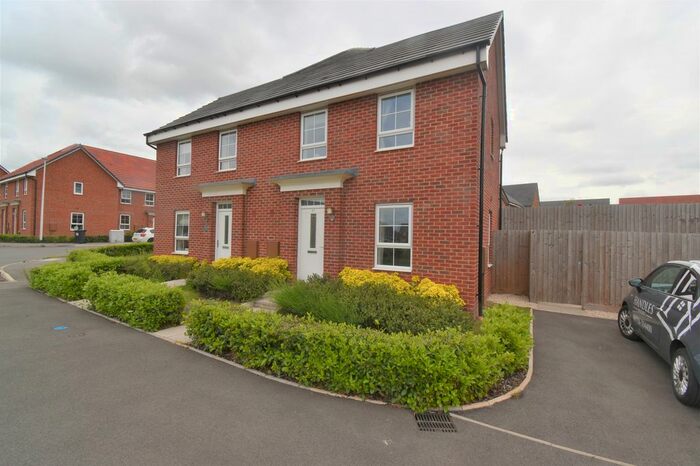 2 Bedroom Semi-Detached House To Rent In Eden Road, Warwick, Warwickshire, CV34