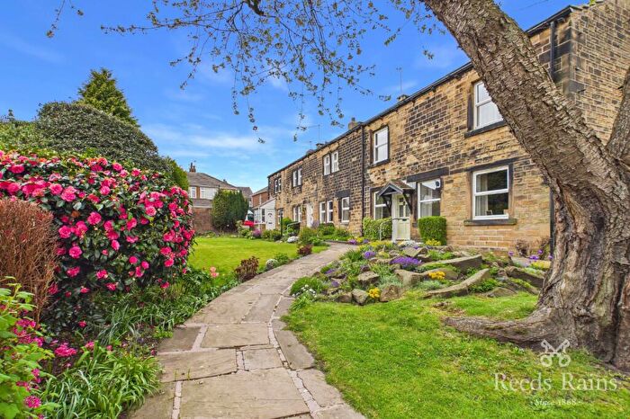 1 Bedroom End Of Terrace House For Sale In Blenheim Terrace, Morley, Leeds, West Yorkshire, LS27