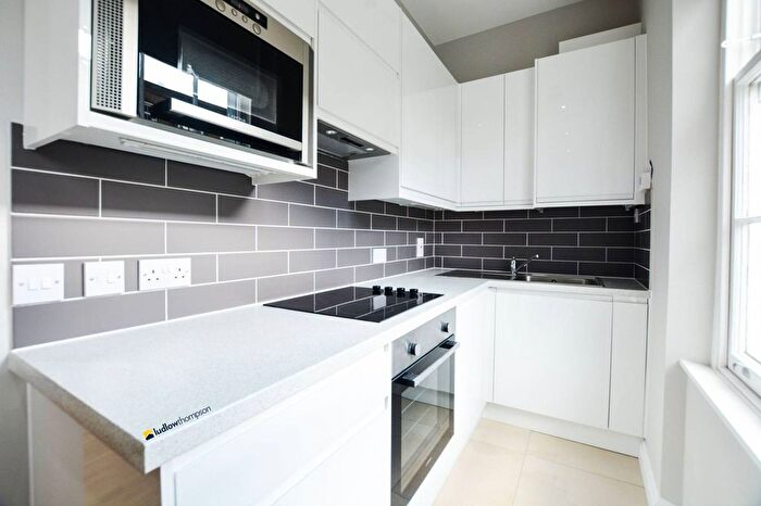 1 Bedroom Flat To Rent In Dock Street, Tower Hill, London, E1