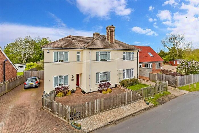 4 Bedroom Semi-Detached House For Sale In Claygate Road, Yalding, Maidstone, Kent, ME18