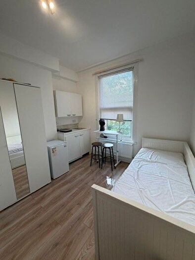 Studio To Rent In Colet Gardens, London, W14