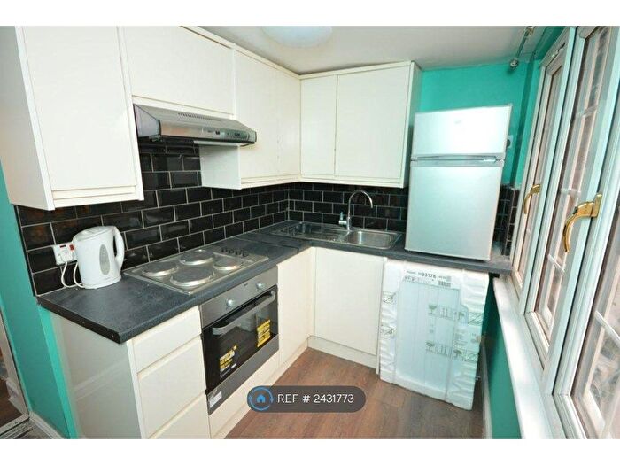 Studio To Rent In Portmeadow Walk, London, SE2