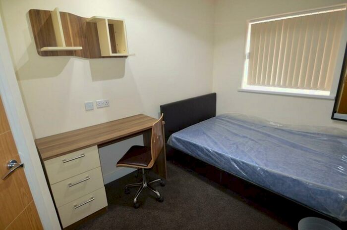 8 Bedroom Terraced House To Rent In Tiverton Road, Selly Oak, Birmingham, B29
