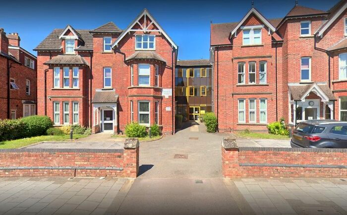1 Bedroom Flat To Rent In Linden Road, Bedford, MK40