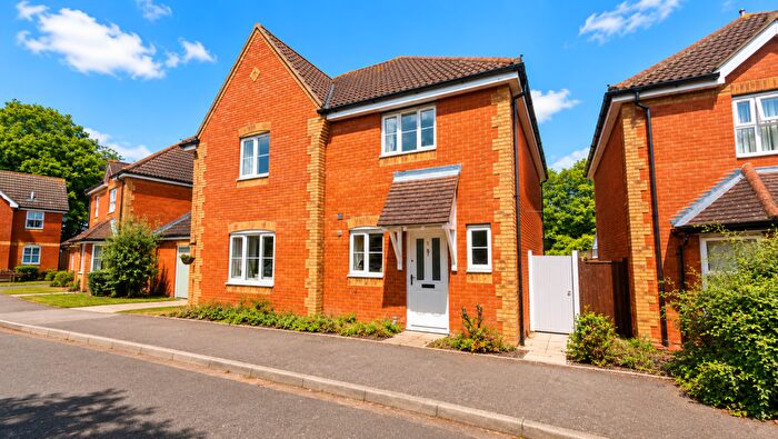 2 Bedroom Semi-Detached House For Sale In Dandelion Close, Rush Green, RM7